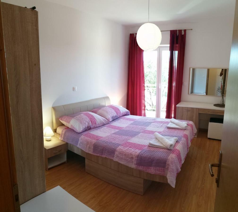 Apartmani Nada 克罗诺维察 外观 照片