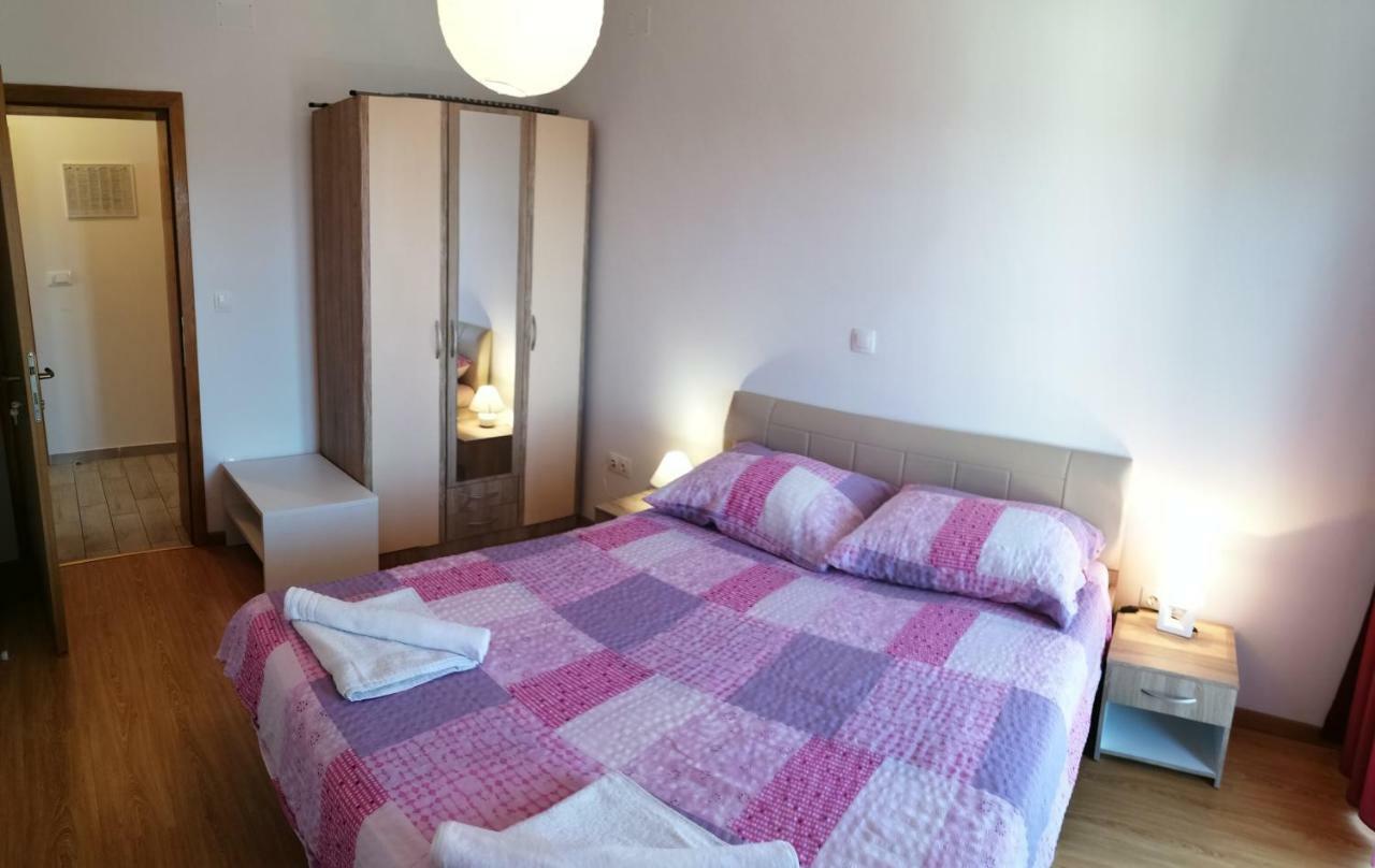 Apartmani Nada 克罗诺维察 外观 照片