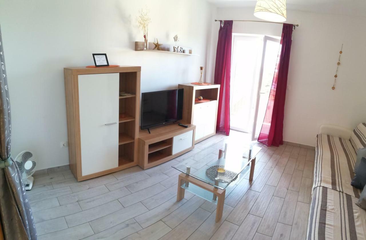 Apartmani Nada 克罗诺维察 外观 照片